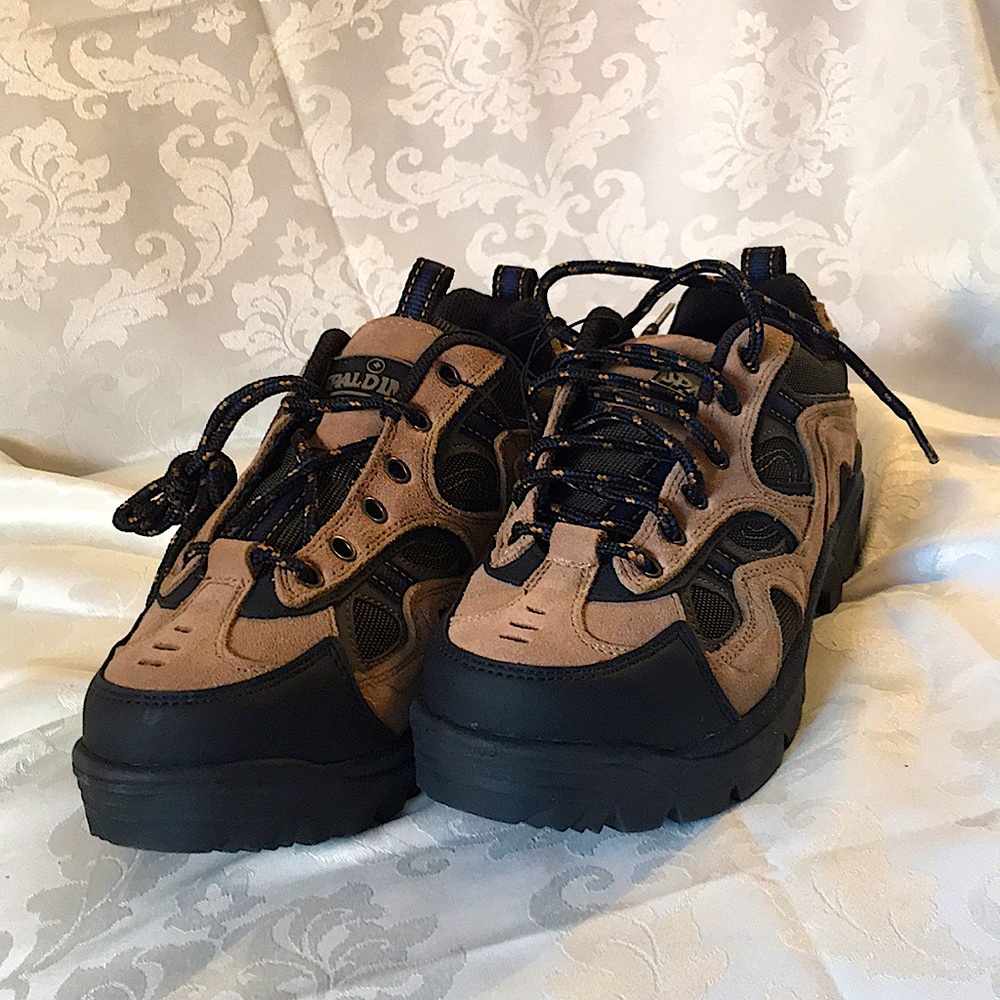 Spalding Summit Series Trailhead Hiking Shoes NWT